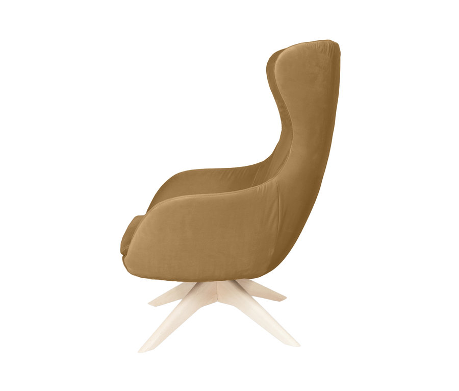 Seitenansicht des beigebraunen Sessels „Mia“ TSV2 mit hölzernem Drehfuss.