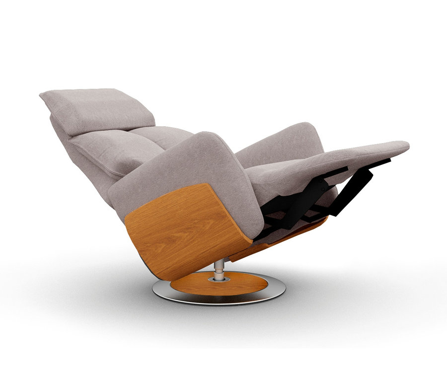 Beige-grauer Relax-Liegesessel »Thimo« mit Holzarmlehnen und Metallfuß auf weißem Hintergrund.