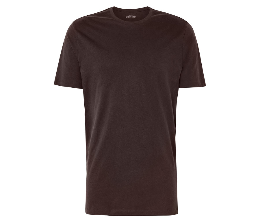 Ein braunes Kurzarm-T-Shirt auf weißem Hintergrund.