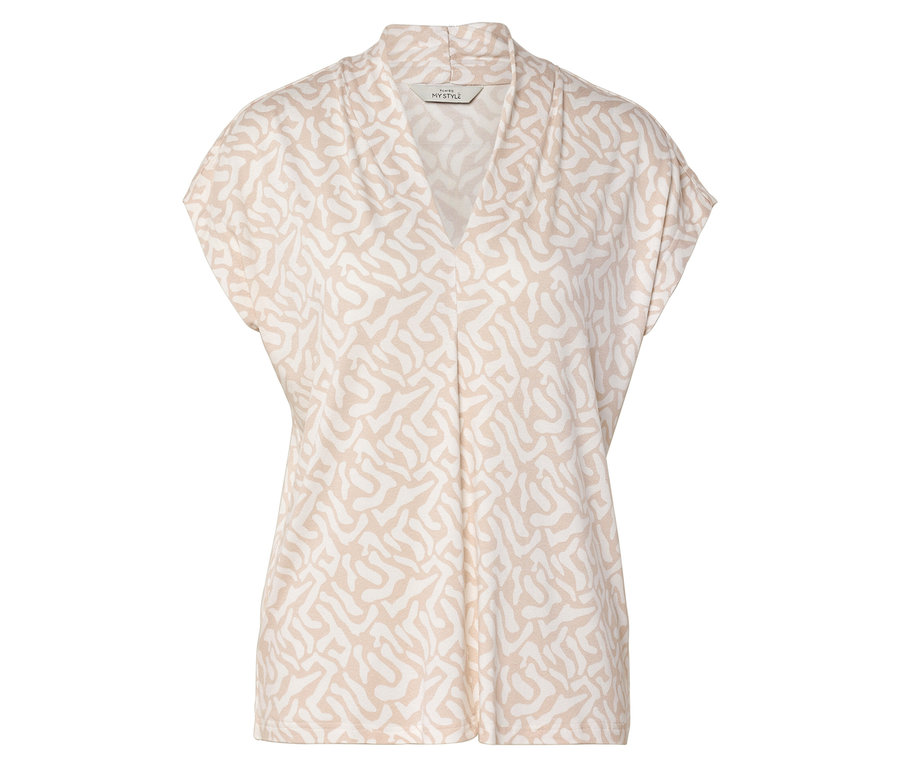 Ein kurzärmeliges, beige-weiß gemustertes Shirt mit V-Ausschnitt.