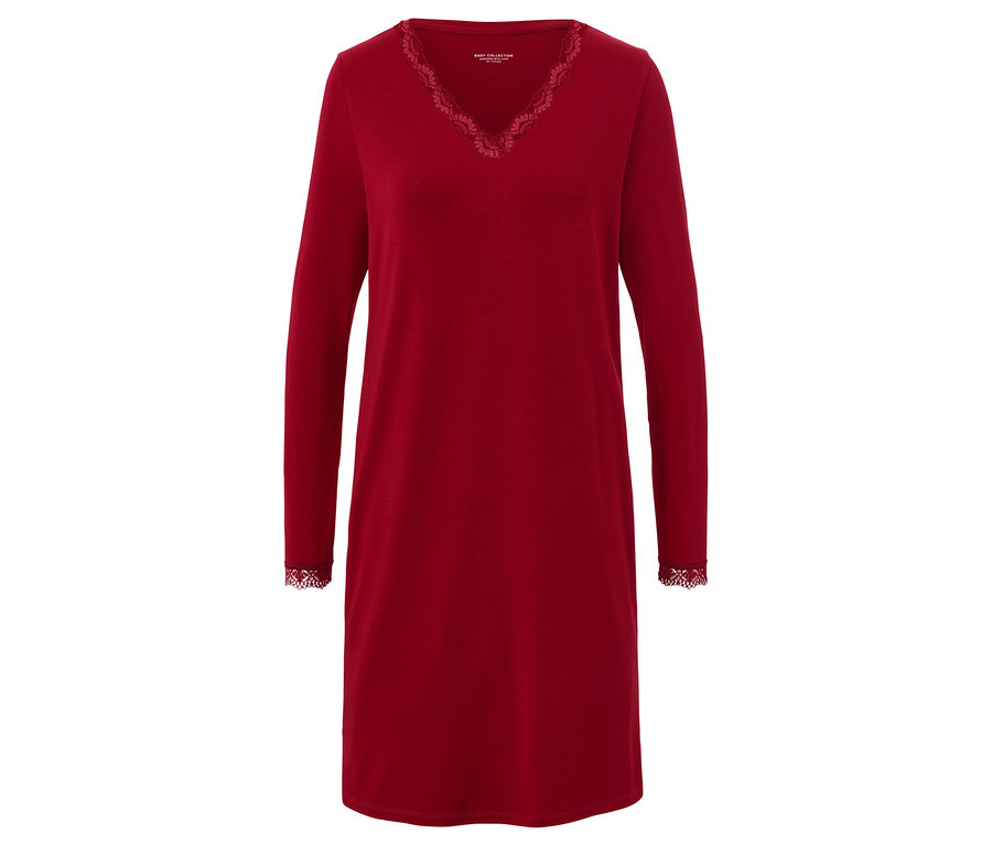 Ein rotes Nachthemd mit langen Ärmeln und Spitze am Ausschnitt und an den Manschetten.