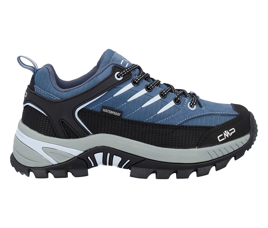 Blauer CMP Outdoorschuh mit schwarzer Sohle und Schnürsenkeln.
