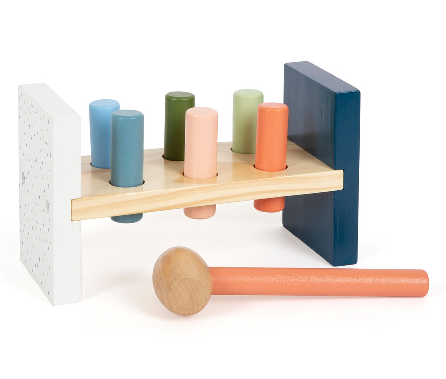 Ein small foot Motorikspiele-Set »Arctic« mit bunten Stiften und einem Hammer.