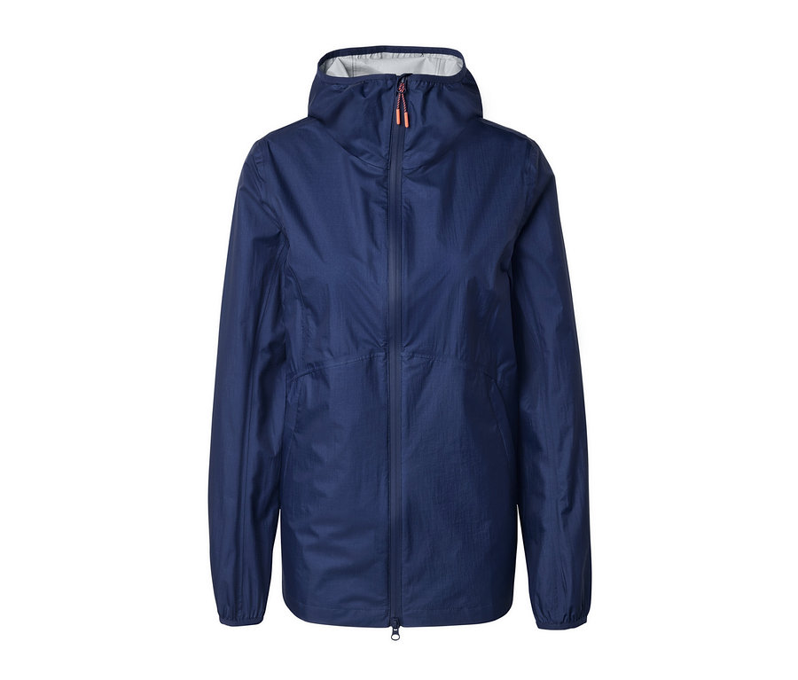 Dunkelblaue, ultraleichte Regenjacke »packable« mit Kapuze und orangefarbenen Details.