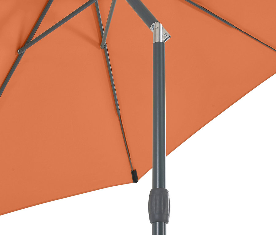 Detailansicht eines orangefarbenen Leco Sonnenschirms mit grauem Gestell und Kurbelmechanismus.