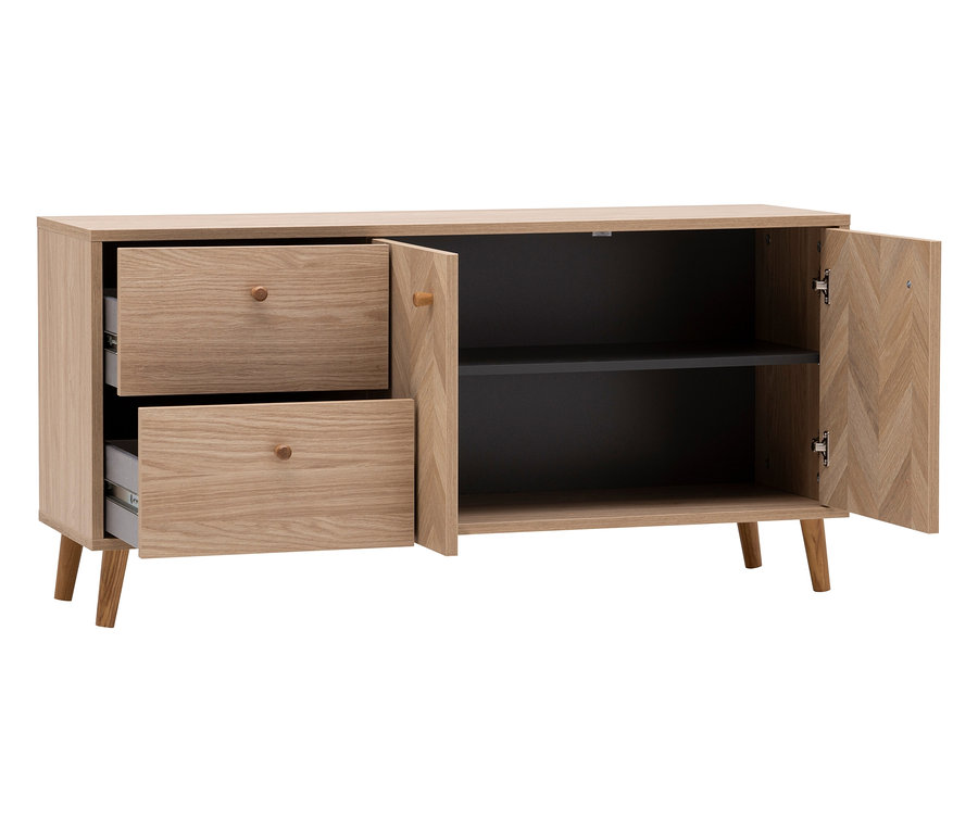 Ein Sideboard aus hellem Holz mit zwei Schubladen und zwei Türen, von denen eine geöffnet ist.