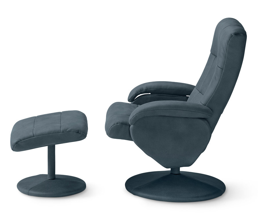 Blauer Massagesessel »Alpha 7070« mit Hocker auf weißem Hintergrund.