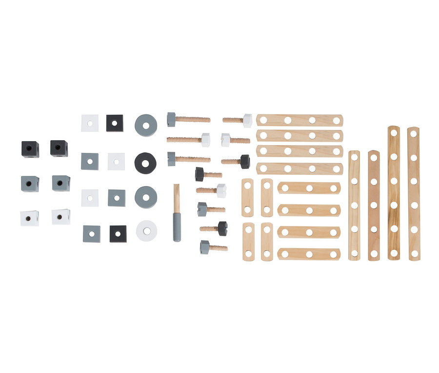 Ausgelegter roba Holzbaukasten, 48-teilig, mit Holzbalken, Schrauben, Muttern und Würfeln.