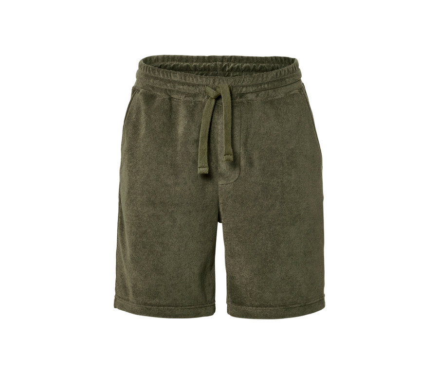 Eine grüne Frottee-Shorts mit Kordelzug.