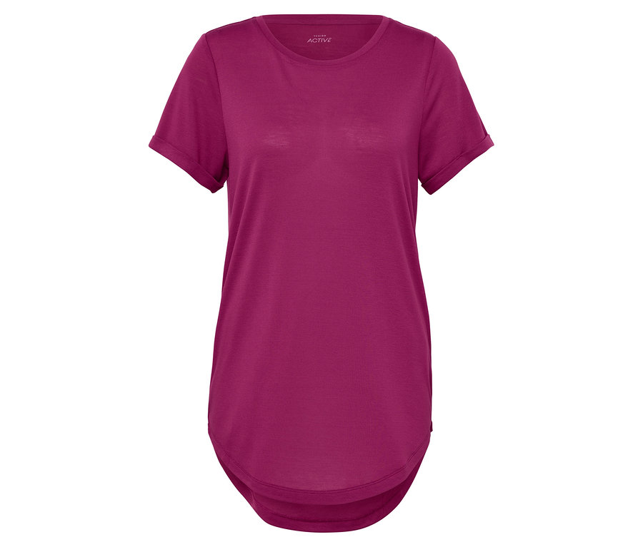 Ein violettes T-Shirt mit kurzen Ärmeln und Rundhalsausschnitt.