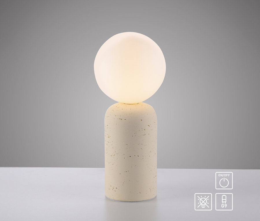 Die SCHÖNER WOHNEN-Kollektion Tischleuchte »Traventa« steht auf einem Tisch.