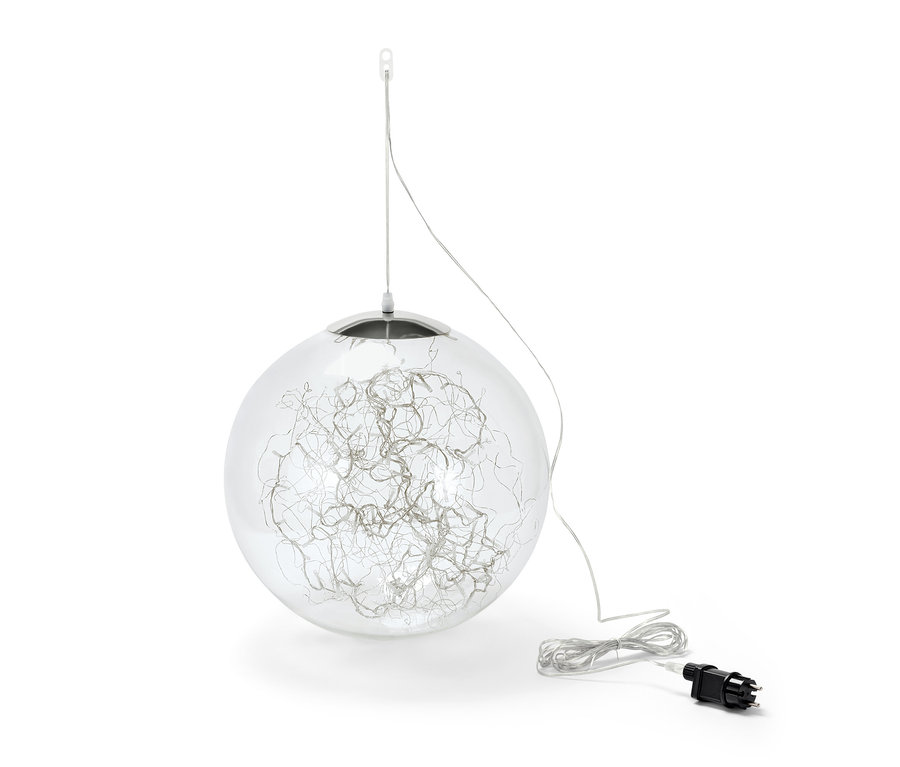 Eine hängende LED-Kugel, ca. 40 cm, mit silbernen Drähten im Inneren und einem Kabel mit einem schwarzen Stecker.