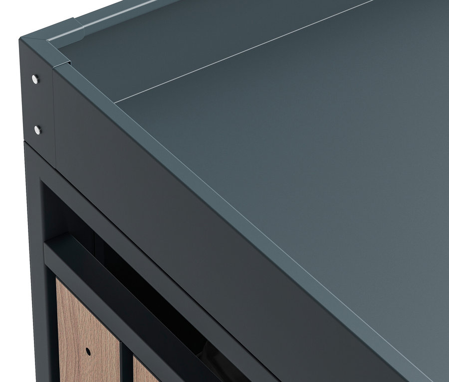 Detailansicht einer Mülltonnenbox mit Blumenkasten, 3er.