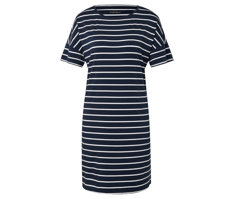 Blaues Kleid mit weißen Streifen.