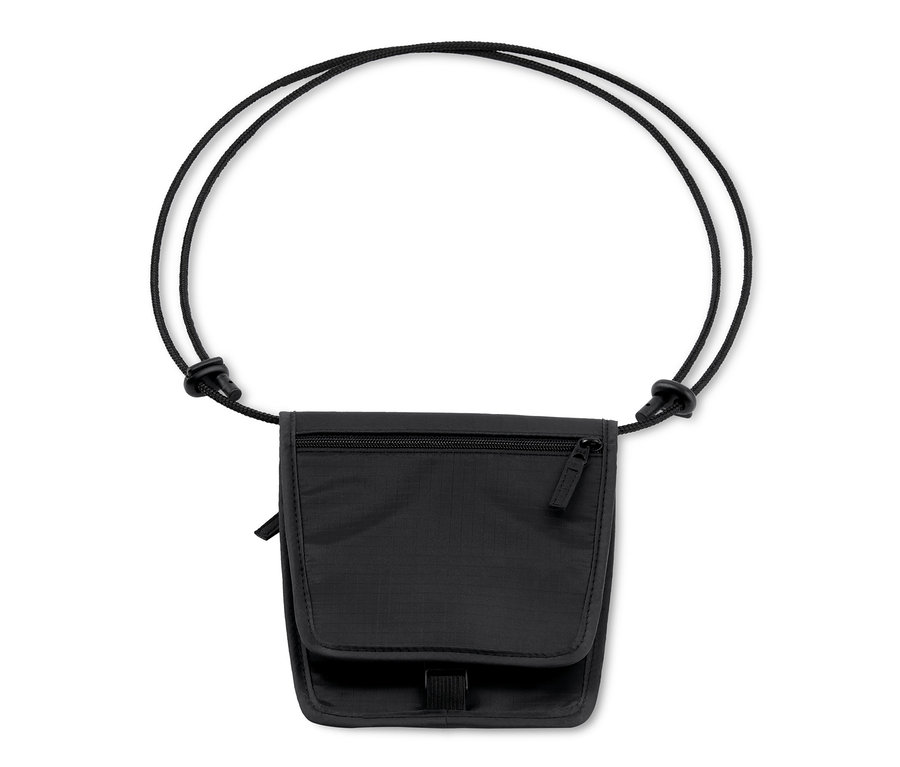 Schwarzer Brustbeutel mit Kordel.