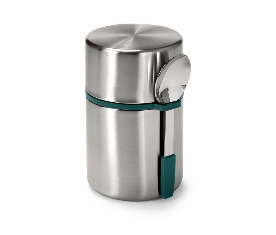 Ein To-go-Thermobehälter mit Löffel.