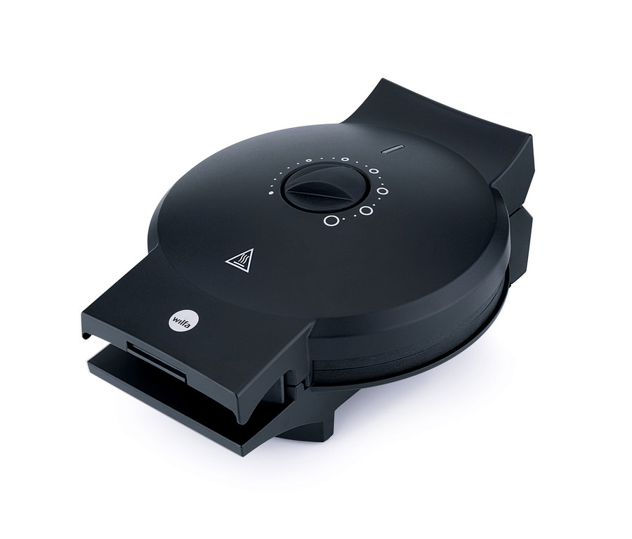 Schwarzes WILFA Norwegisches Krumkakeeisen »ØSTERDAL« auf weißem Hintergrund.