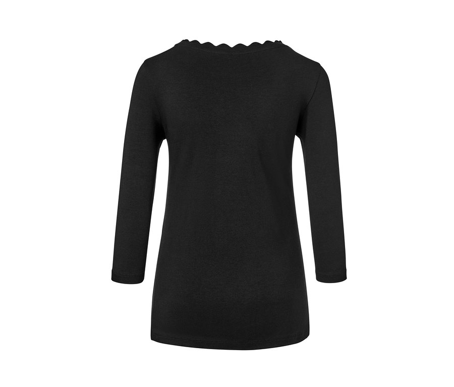 Schwarzes Shirt mit 3/4-Arm.