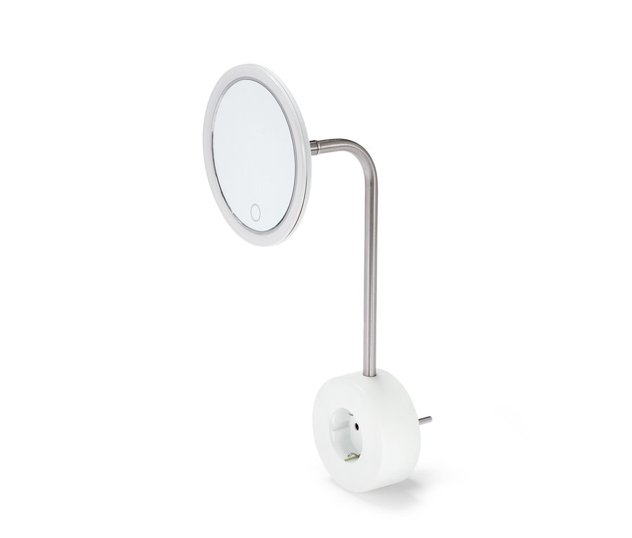Ein weißer LED-Kosmetikspiegel ist an einer Steckdose befestigt.