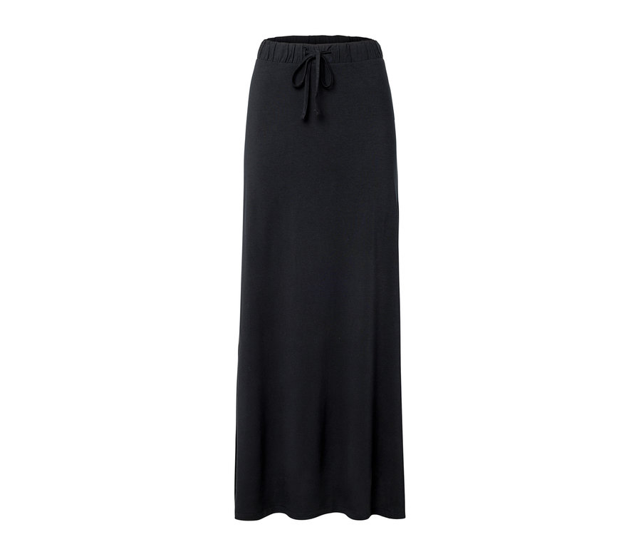 Ein langer Jerseyrock in Schwarz.
