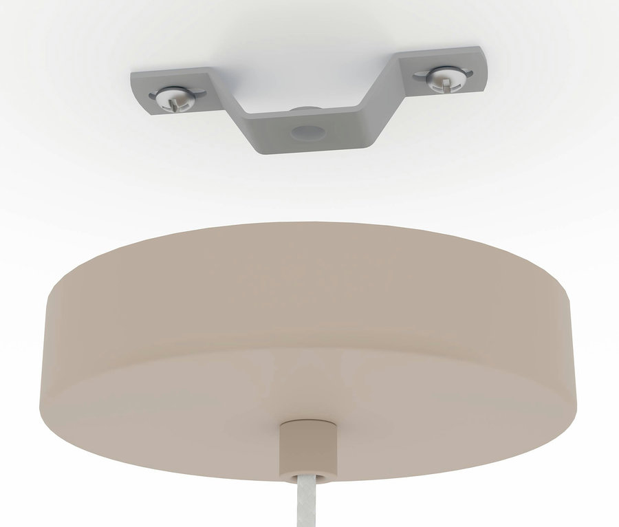 Detailaufnahme einer Deckenleuchte mit beiger Abdeckung und grauer Montagehalterung.