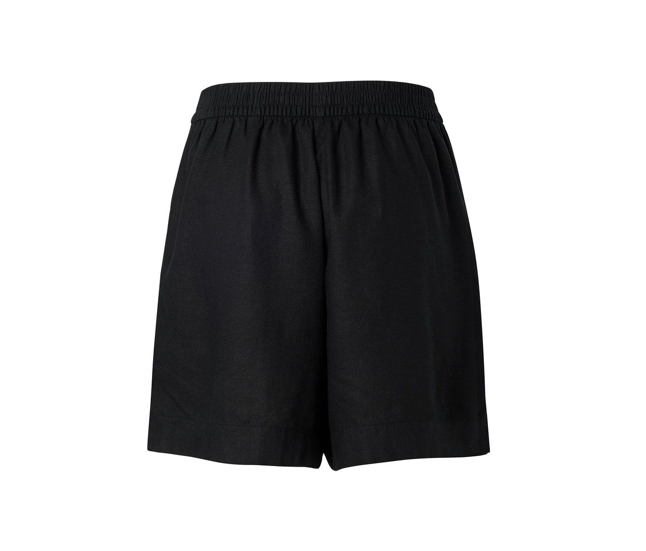 Schwarze Leinenshorts.