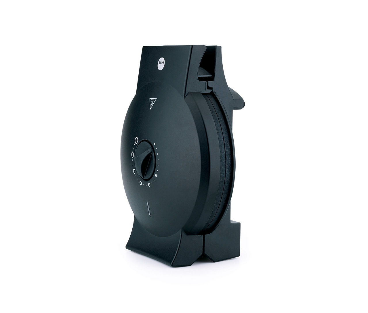 Schwarzes Wilfa ØSTERDAL Krumkakeisen auf weißem Hintergrund.