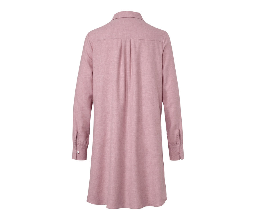 Rückansicht des Flanell-Nachthemds.