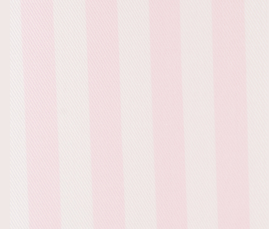 Detailaufnahme von hellrosa und weißen Streifen. Seidensticker Oversize Hemdbluse, rosé.