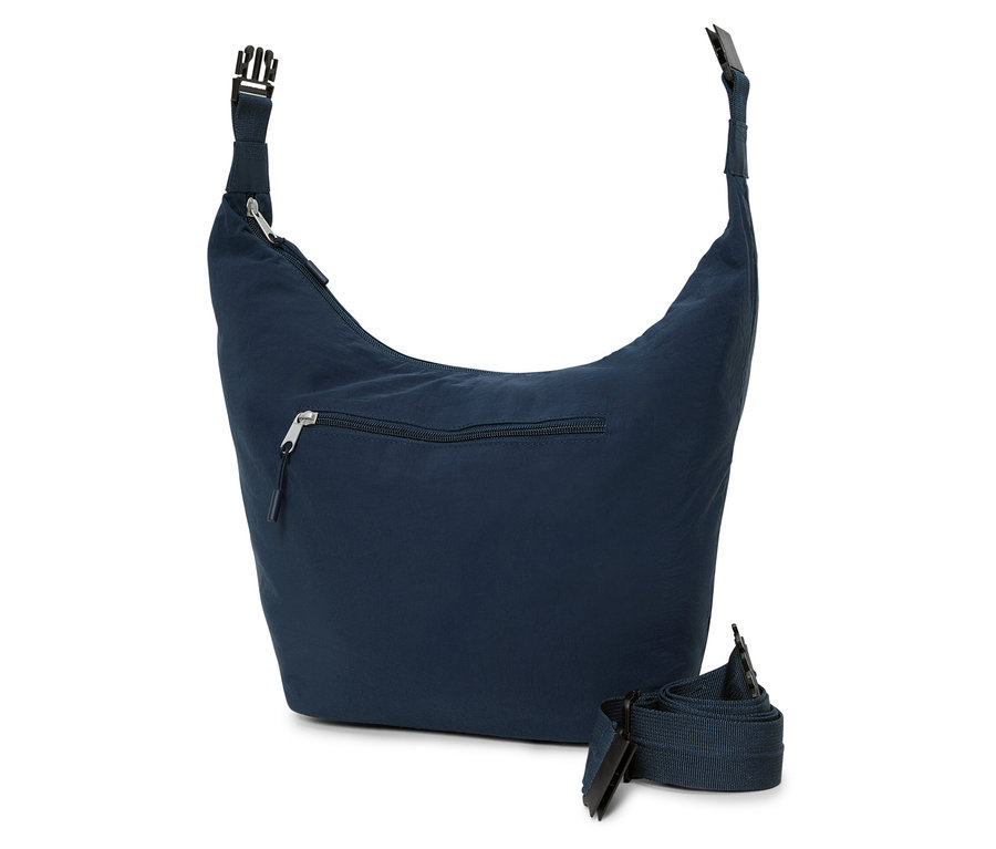 Marineblaue Hobo-Tasche aus Stoff mit silberfarbenem Reißverschluss und verstellbarem Riemen auf weißem Hintergrund.