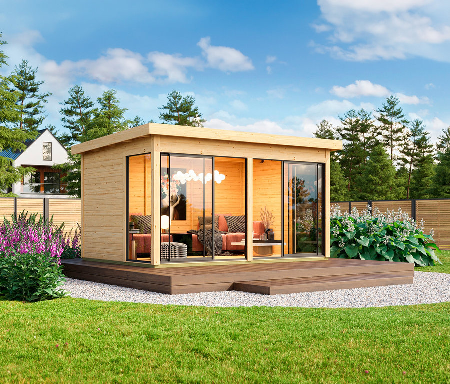 Im Garten steht ein Karibu Modernes Gartenhaus »Noelia 5« mit Schiebetür und Dacheindeckung, 38 mm, mit Terrasse, Sitzmöbeln und Deko.