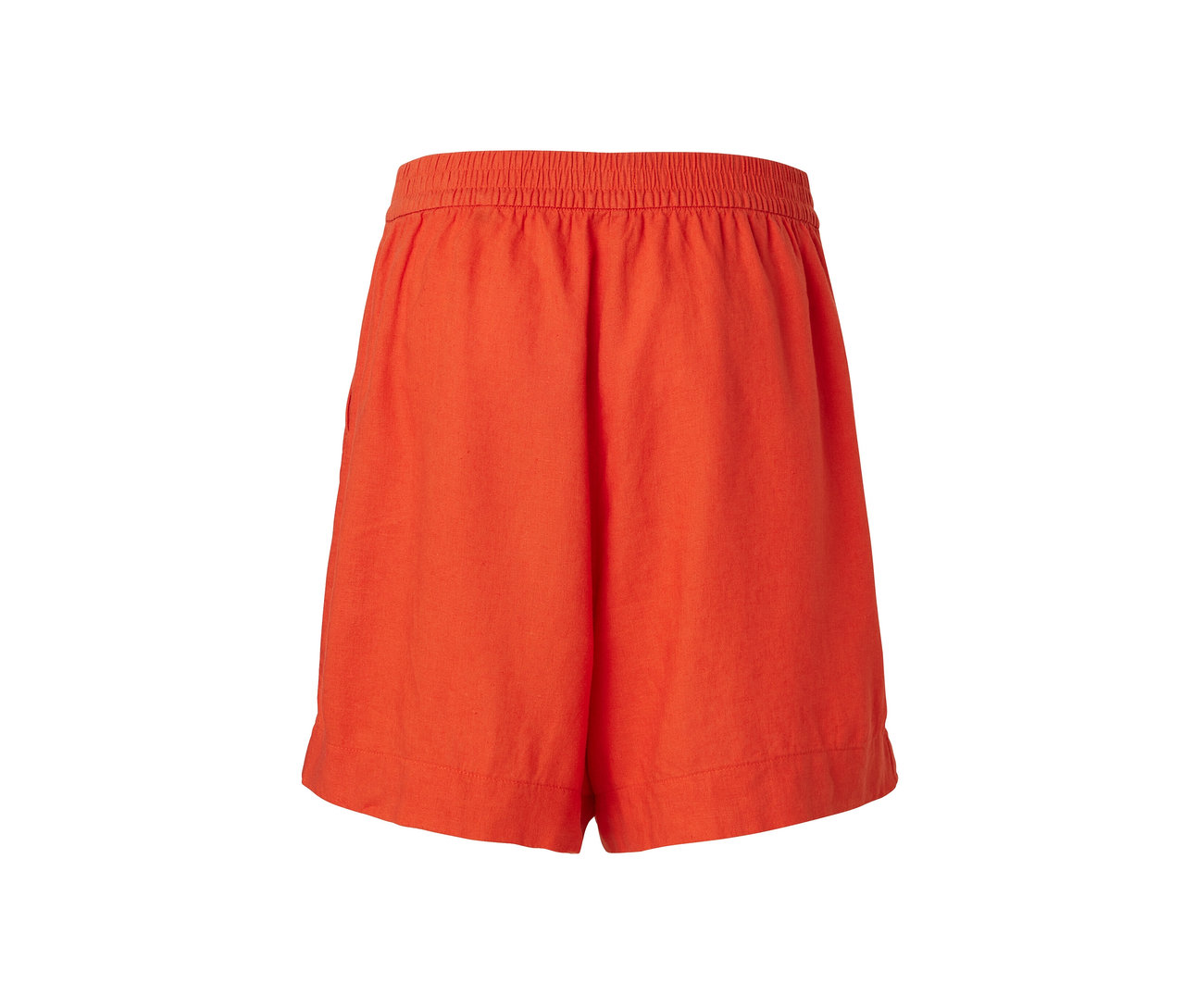 Orange Leinenshorts.