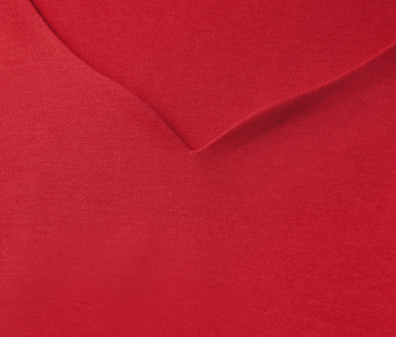 Nahaufnahme von Street One Shirt mit Herzausschnitt.