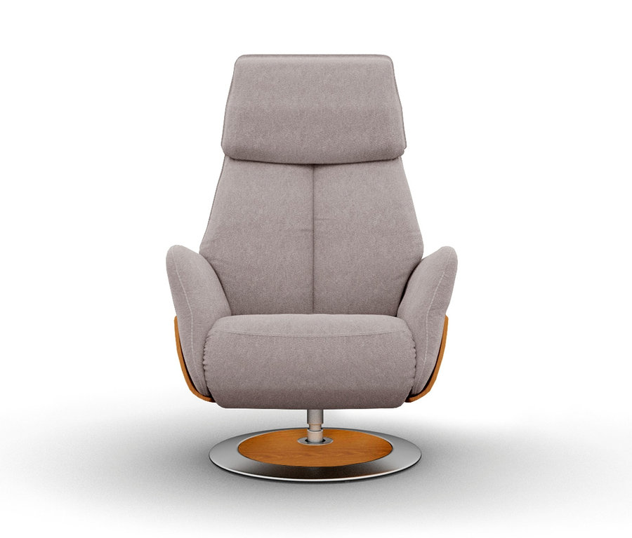Ein beigegrauer Relax-Liegesessel »Thimo« mit Holz Akzenten und Drehfuß vor einem weißen Hintergrund.