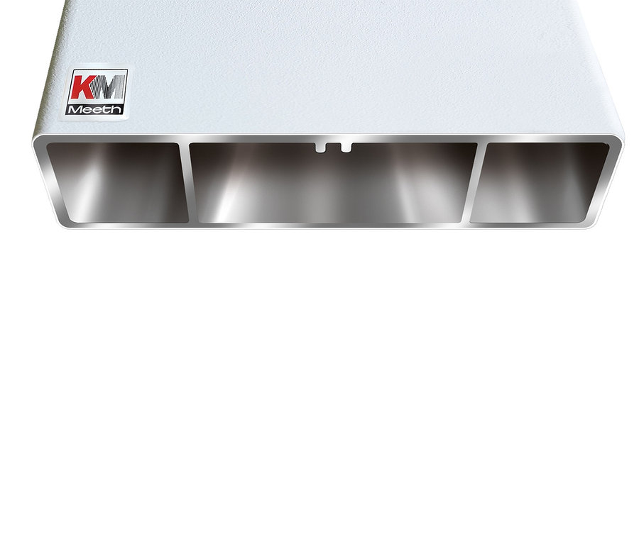 Detailansicht eines weißen KM Meeth Zaun-Sets.