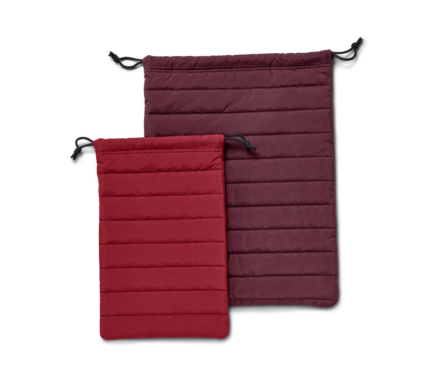 Zwei gesteppte Organizer: einer rot, einer bordeauxrot.