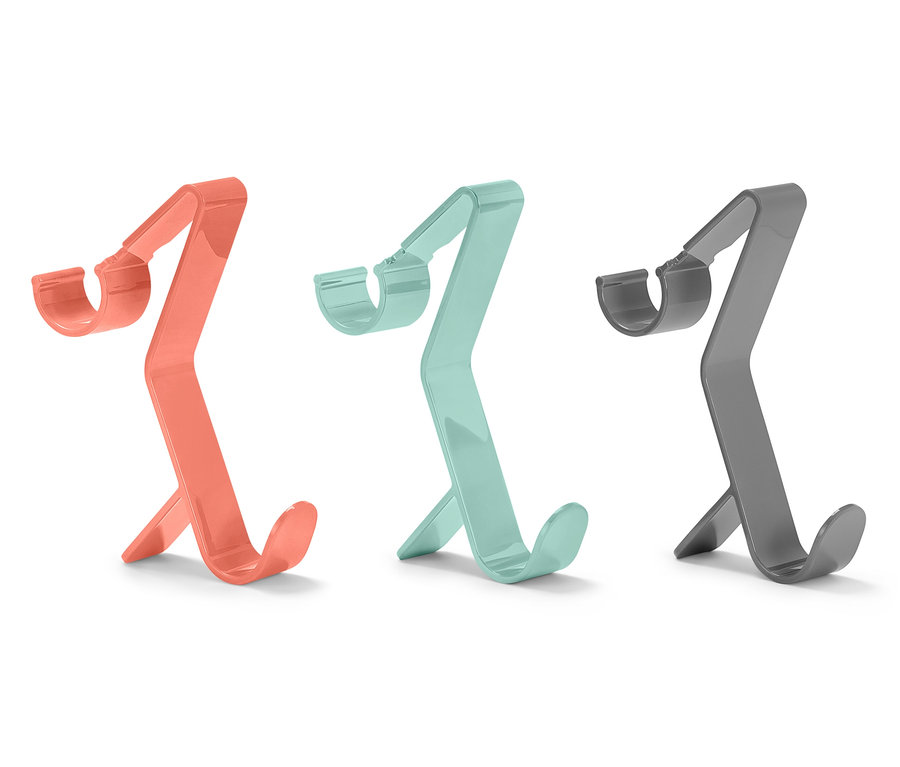 Drei Heizkörper-Haken in Koralle, Türkis und Grau.