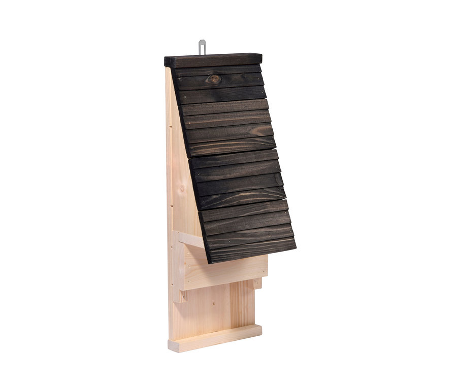 Dobar-Fledermauskasten Fledermauskasten aus Holz mit dunkelbraunem Dach und hellen Wänden.