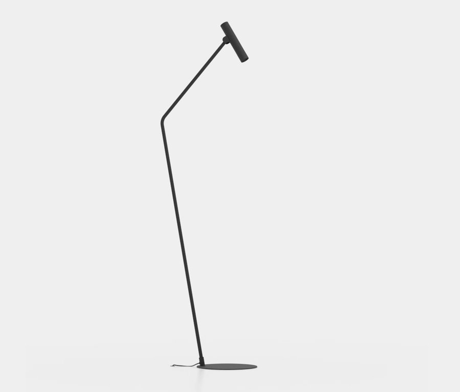 Schwarze Eglo Stehleuchte »Almudaina« vor weißem Hintergrund.