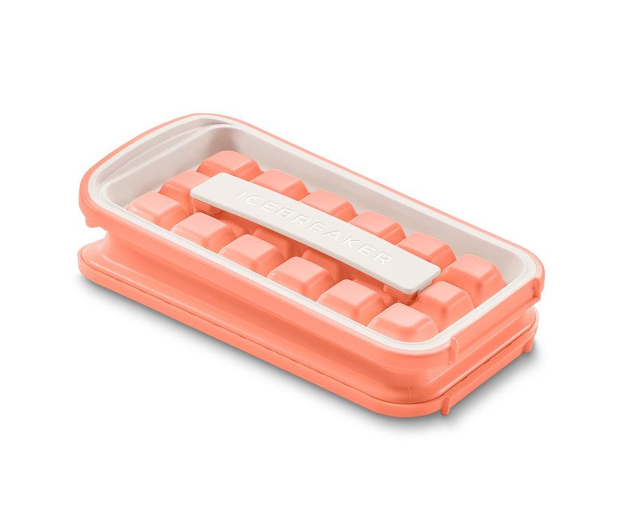 Pfirsichfarbener Eiswürfelbereiter »ICEBREAKER® POP« mit Eiswürfeln.