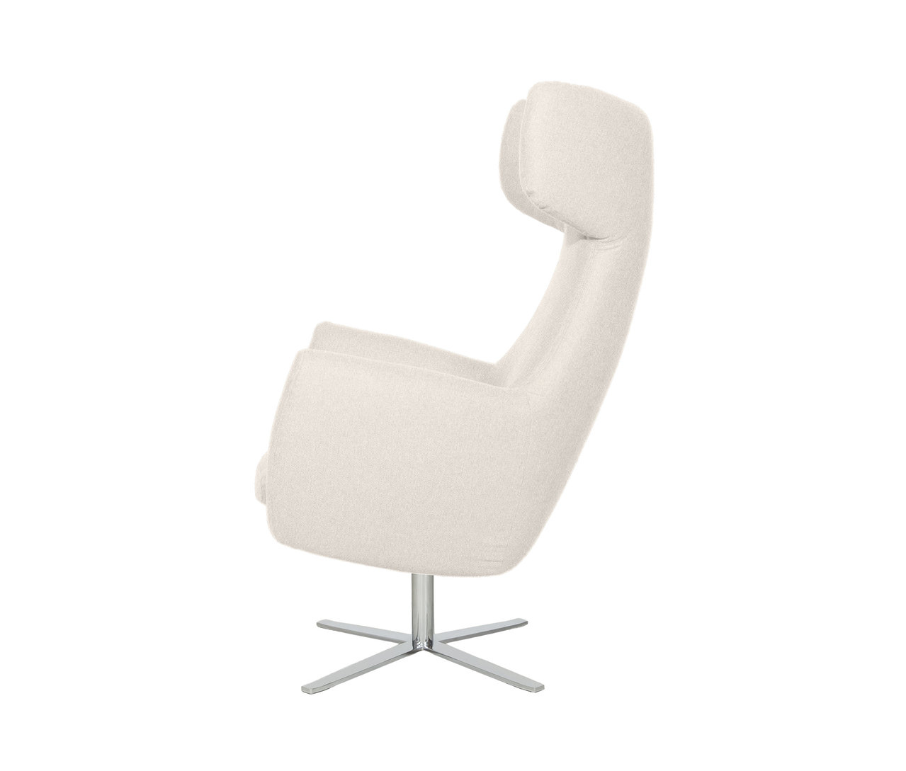 Seitenansicht des Ohrensessels "Sansa" GCP11, cremebeige, mit verchromtem Fuß.