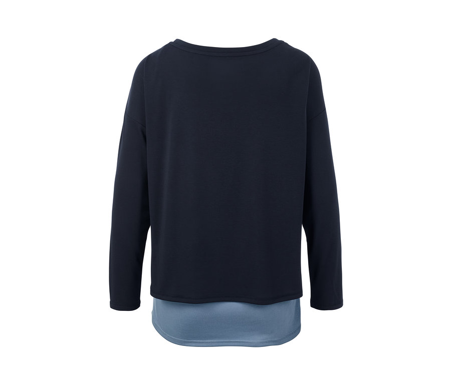 Blaues 2-in-1-Sportshirt.