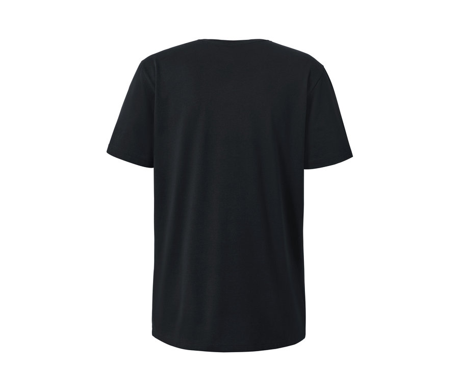 Detailaufnahme eines schwarzen 2 T-Shirts.