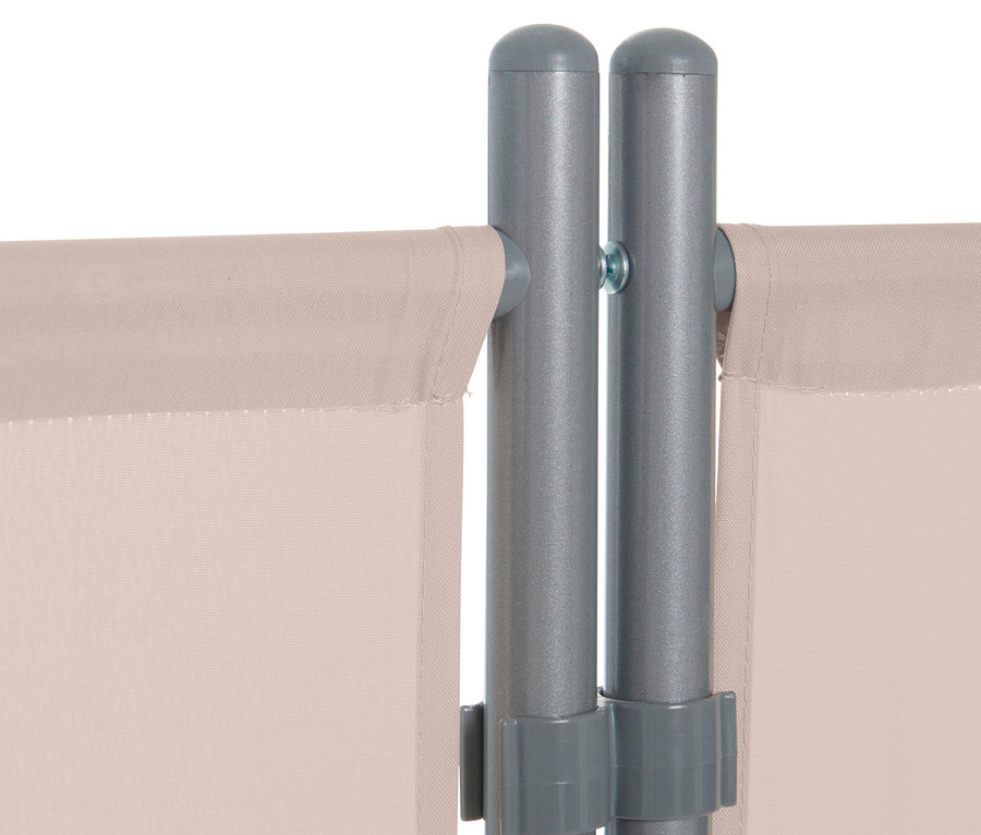 Detail einer beigen, 3-teiligen Leco Stellwand.