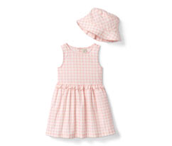 Kleid mit passendem Hut