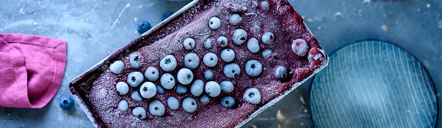 Selbstgemachtes Blaubeer-Zitronen-Eis