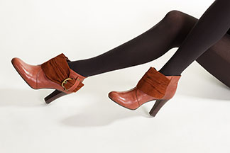 Durch die sorgfältige Prüfung der Materialien garantieren wir Ihnen beste Schuhqualität.