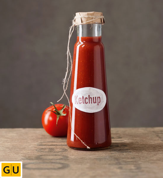 Ketchup in einer Glasflasche