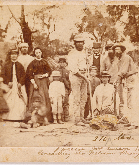 Originalaufnahme einer Goldgräber-Familie (Quelle: WikiImages/Pixabay)
