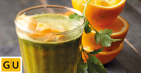 Rezept für einen Smoothie mit Orange, Möhre und Koriandergrün